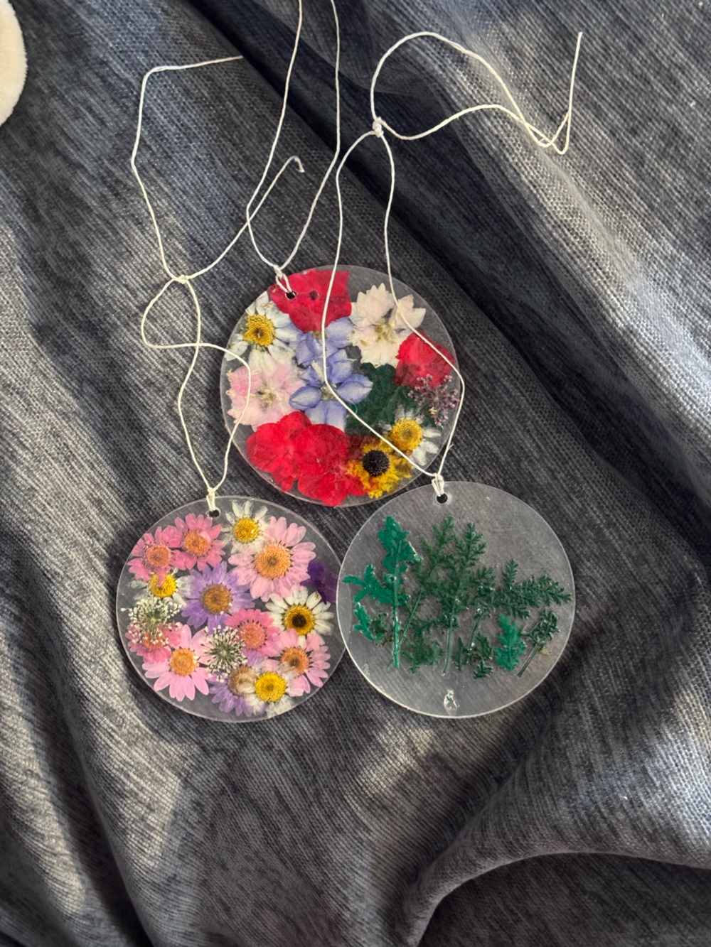 3pk, Handcrafted Round Resin Floral Ornaments – Pink, Red & Green #Assorted